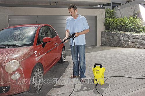 Máy rửa xe mini giá rẻ phù hợp với nhu cầu sử dụng trong gia đình