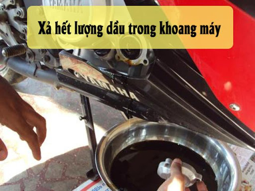 Tiến hành xử lý xe ngập nước theo quy trình nhất định