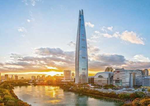 Tòa tháp Lotte World tại Hàn Quốc cao 555m