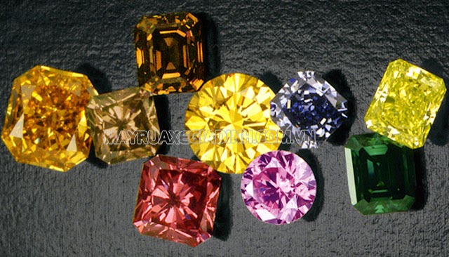 Kim cương tự nhiên có rất nhiều màu sắc rực rỡ.