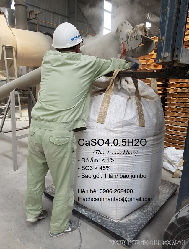 Công thức của thạch cao khan là: CaSO4.