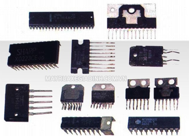 IC được chia thành nhiều loại dựa vào số lượng transistor/CMOS số cổng (gate) có trong vi mạch.