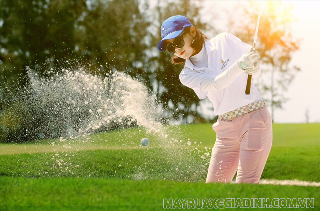 Luyện tập thường xuyên để nâng cao trình độ đánh golf.