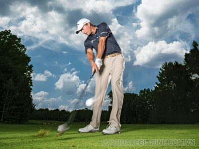 Tư thế đánh golf chuẩn ảnh hưởng đến hiệu quả của cú đánh.